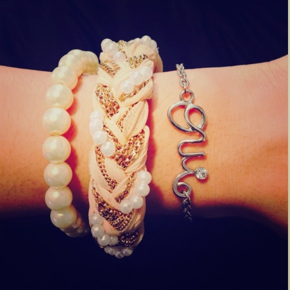 Jewelry - Oui bracelet
