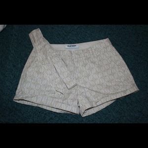 Cute pattern, comfy material, almost brand new