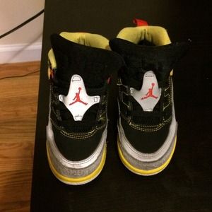Kids Jordans sneakers size 10