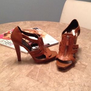 Jessica Simpson Cognac Gladiator Sandals