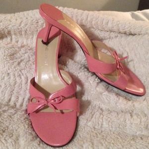 GORGEOUS Nine West Pink Kitten heels.