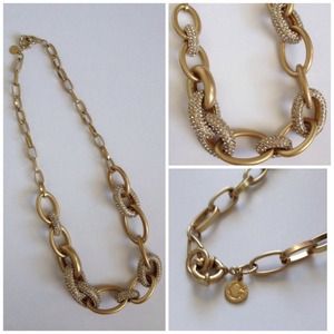 C. Wonder gold chain necklace