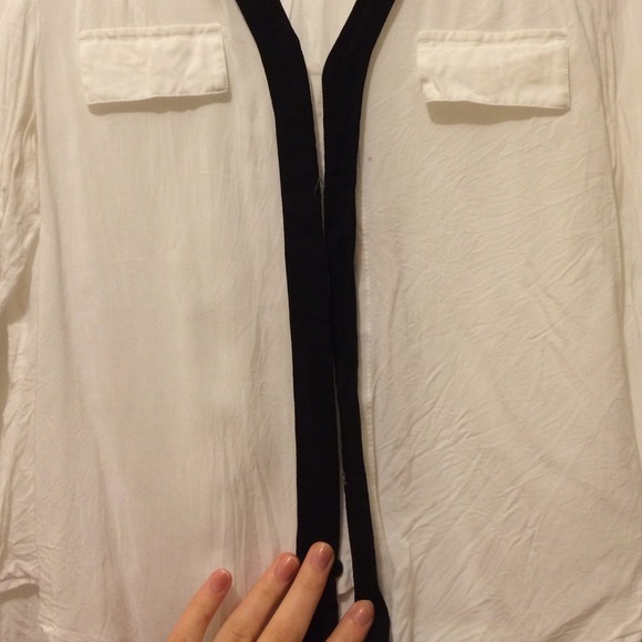 Summer time long sleeved top! - Picture 2 of 3