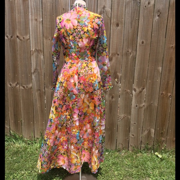 🚫🚫SOLD Simply stunning vintage dress!🚫🚫 - Picture 3 of 4
