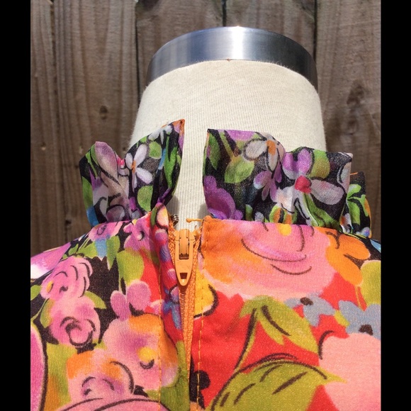 🚫🚫SOLD Simply stunning vintage dress!🚫🚫 - Picture 4 of 4