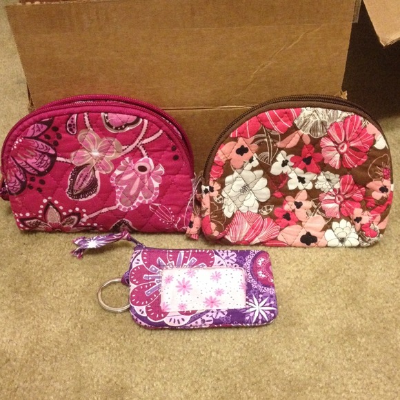 2 makeup bags an 1 change purse bundle