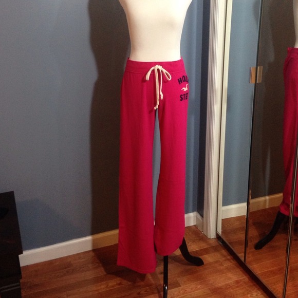 Hollister hot pink pants - Picture 2 of 3