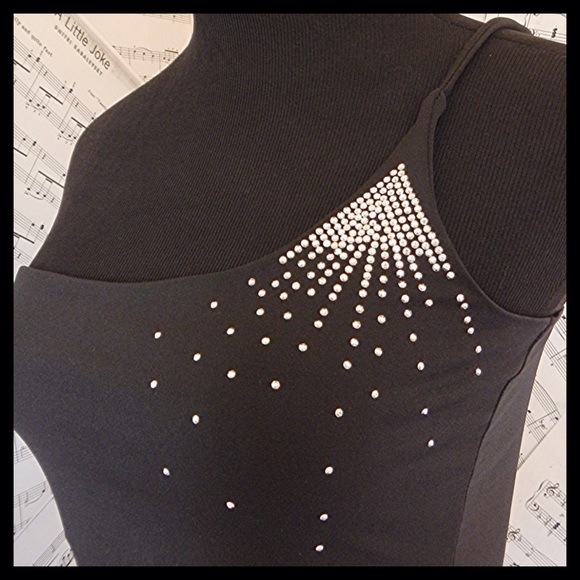 Black One Shoulder Top - Picture 4 of 4