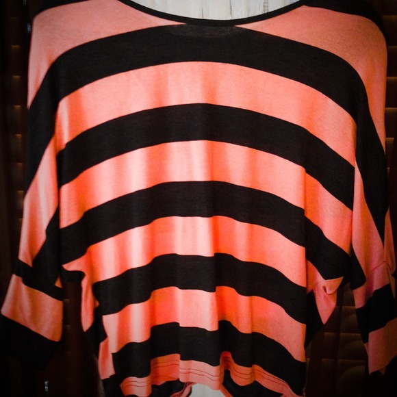 Pink and grey striped Casual top!