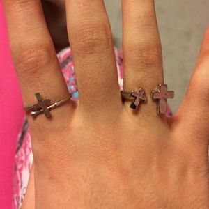 Two cross brandy Melville rings!