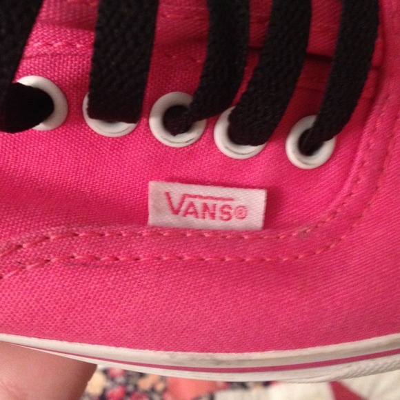 Vans - Picture 2 of 4