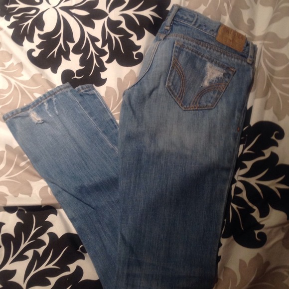 Like NEW hollister destroyed skinny jeans