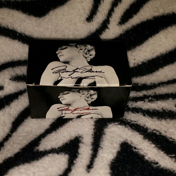MAC Marilyn Monroe Fluidline Eyeliner