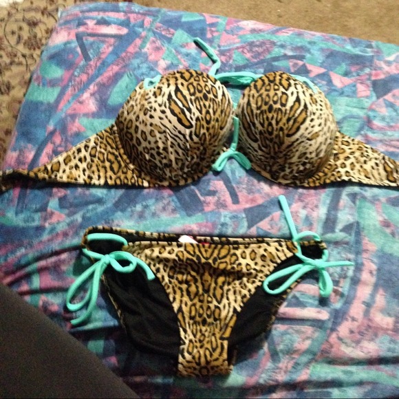 👙💯Victoria secret two piece bikini‼️‼️‼️