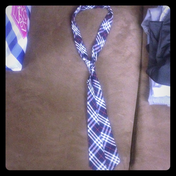 Black white red women's tie ;)