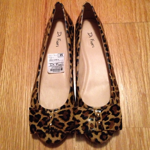 Di Fiori Shoes - NWOB Size 7 leopard print flats from Brazil!