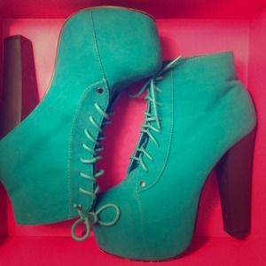 Booties ( baby blue)