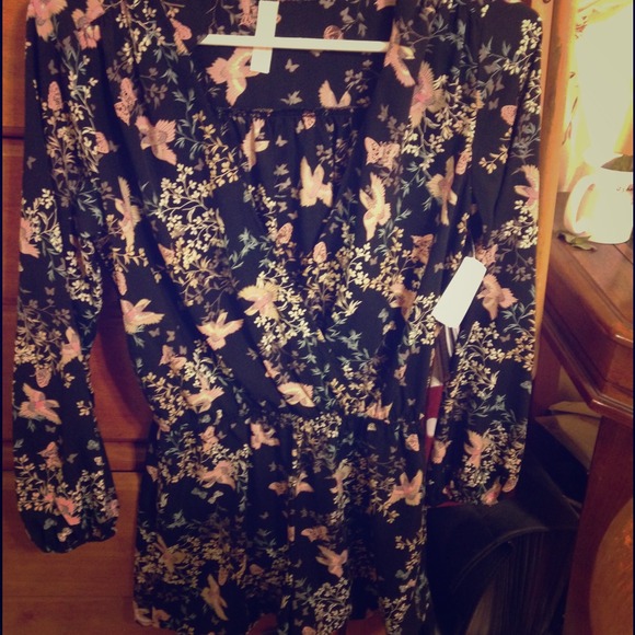 Asian designs long sleeve romper - Picture 1 of 4