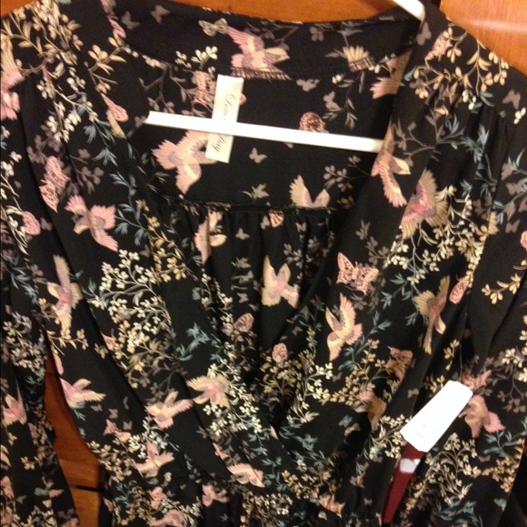 Asian designs long sleeve romper - Picture 2 of 4