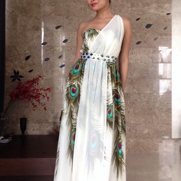 Splendeur's Boutique Pick Dresses & Skirts - ✨NWT Off White Grecian Chiffon Peacock Dress✨