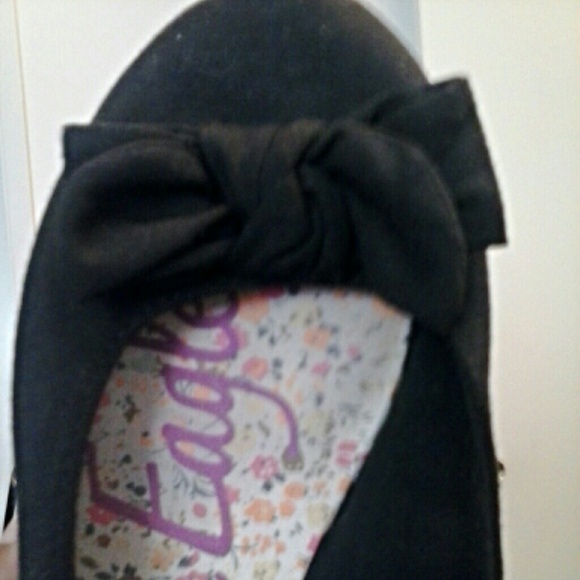 ~SOLD~ Flats for Spring! - Picture 3 of 3