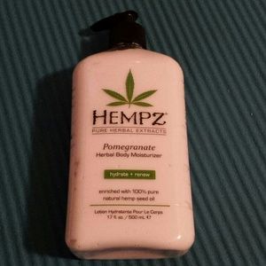 BN hempz pomegranate herbal body moisturizer.