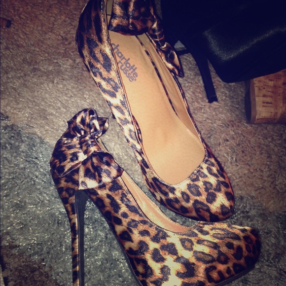 Animal print heels 😻