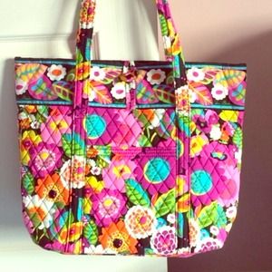 SOLD 💚💜NWT Va va bloom Vera tote💜💚