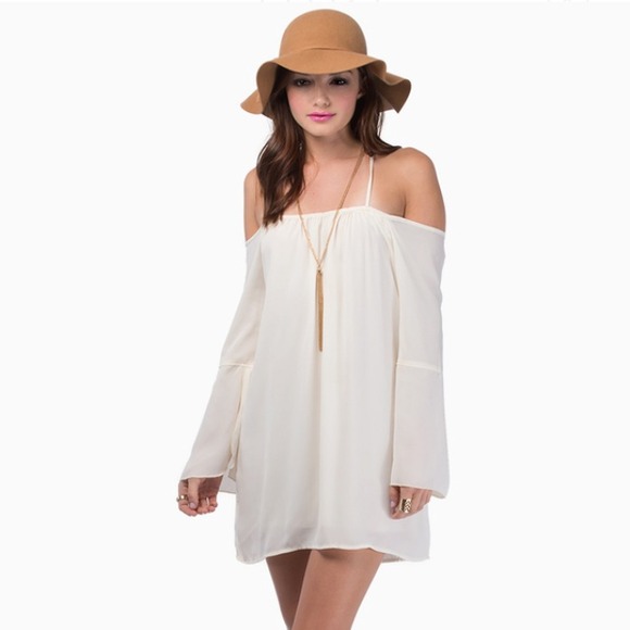 🔻REDUCED💕TOBI off the shoulder dress