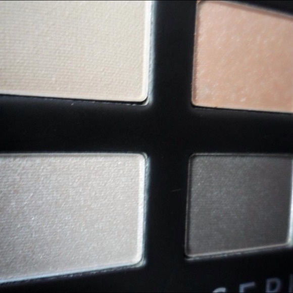 GIFTED 💟Sephora Eye shadow palette - Picture 2 of 3