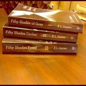 📚MUST READ!!!!50 SHADES OF GREY📚TRILOGY😍