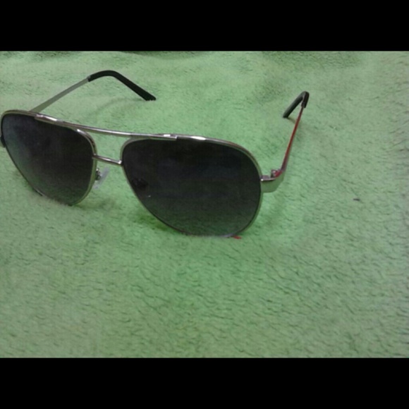 Black aviators !!!