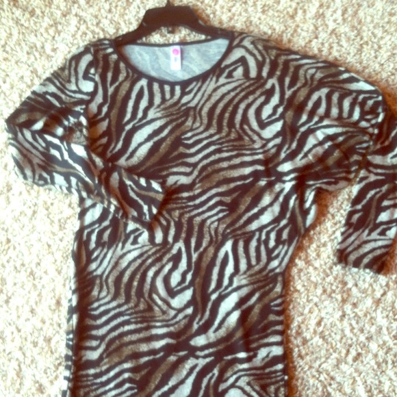 Dual sleeved leopard mini dress NWOT