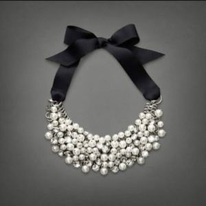 Abercrombie pearl/diamond statement necklace