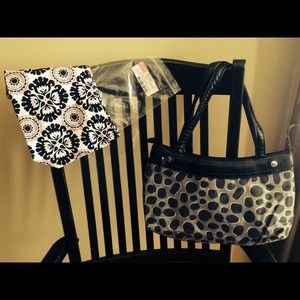 Thirty-One Fitted Skirted Purse