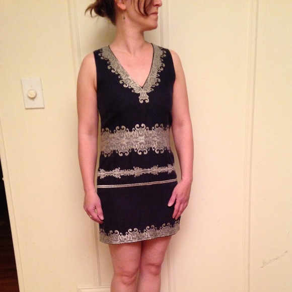 Holiday party ready🎇️Soft French Connection dress - Picture 3 of 4