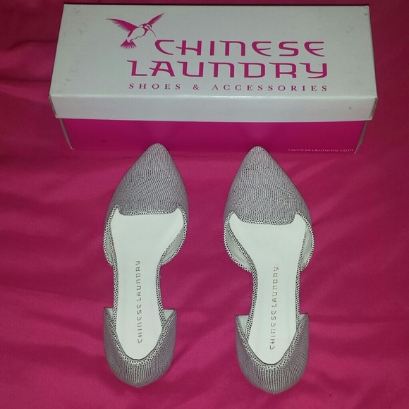 Chinese Laundry Shoes - Super cute black & white flats