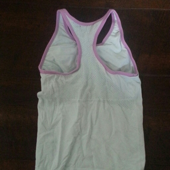 SALE! Nike Sphere Dry Tank - Picture 2 of 2