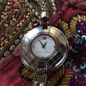 Tommy Hilfiger statement watch