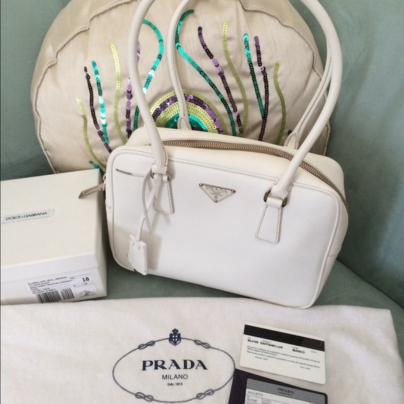 ❌⭕️SOLD!!!❌⭕️Auth PRADA Saffiano Lux Handbag