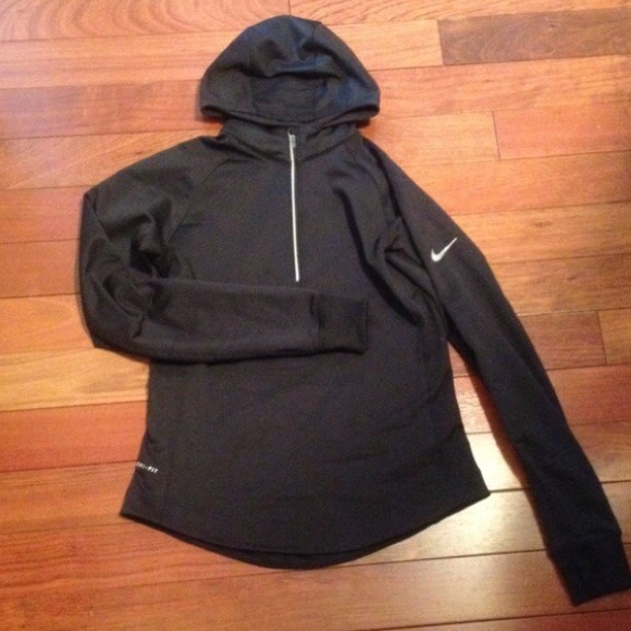 Bundle! Nike sweatshirts ❤️