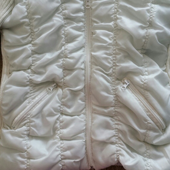 Chic Sweater! - Picture 2 of 4