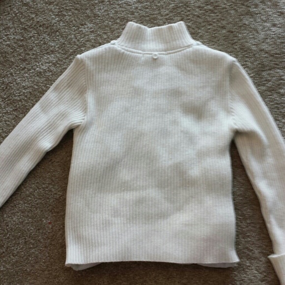 Chic Sweater! - Picture 4 of 4