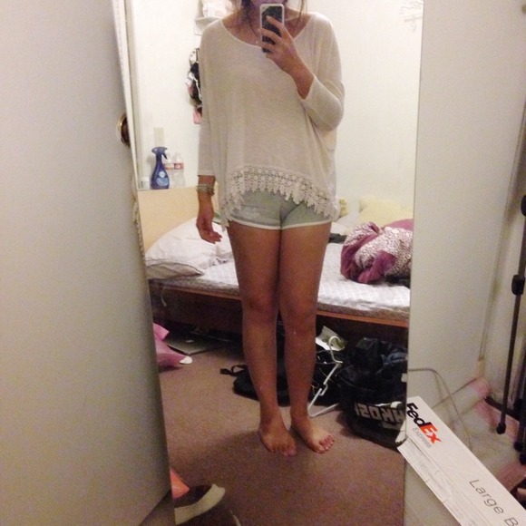 ❌SOLD❌LF Pink Crochet 3/4 Sleeve Top - Picture 3 of 3