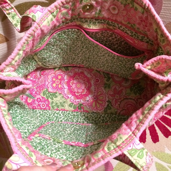 🚫SOLD🚫 Vera Bradley Petal Pink tie tote- cheetah - Picture 2 of 3
