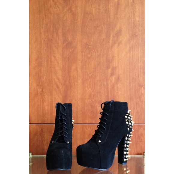 Black Spiked Bootie/ Faux Lita