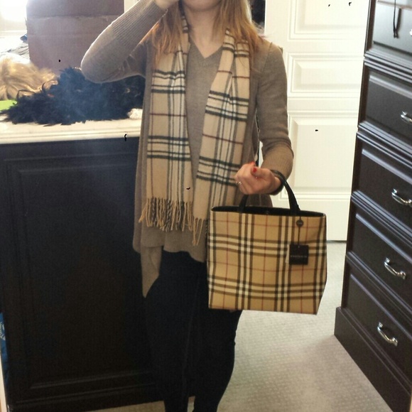 Additional pic of Burberry bag