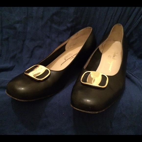 SOLD!! Pre-Loved Salvatore Ferragamo Shoes sz 11