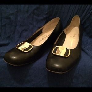 SOLD!! Pre-Loved Salvatore Ferragamo Shoes sz 11
