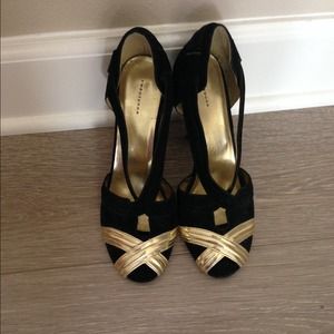 Forever 21 gold & black strap heel pumps